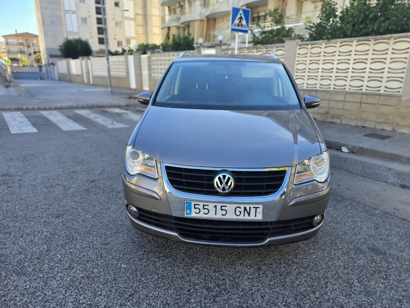 Volkswagen Touran 1.9TDI Advance 105 Gris - 2