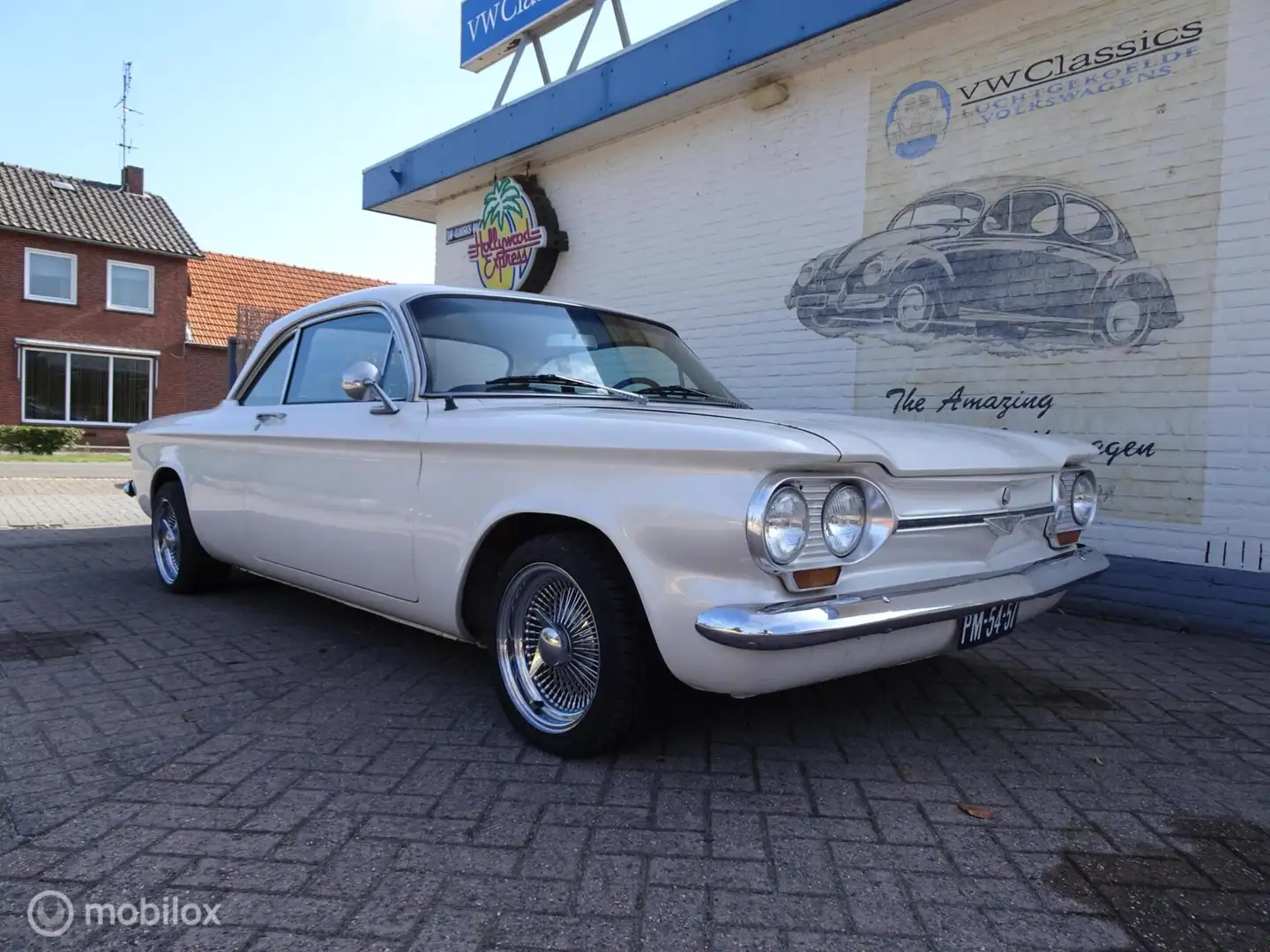 Chevrolet Sedan Corvair Blanc - 1