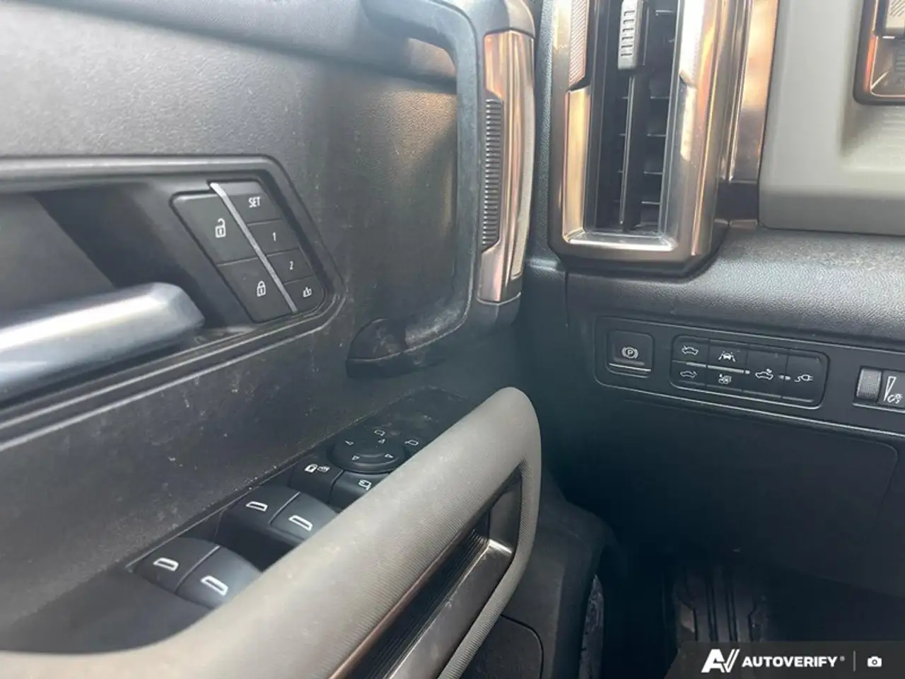 GMC HUMMER EV Pickup снимка GMC HUMMER EV Pickup