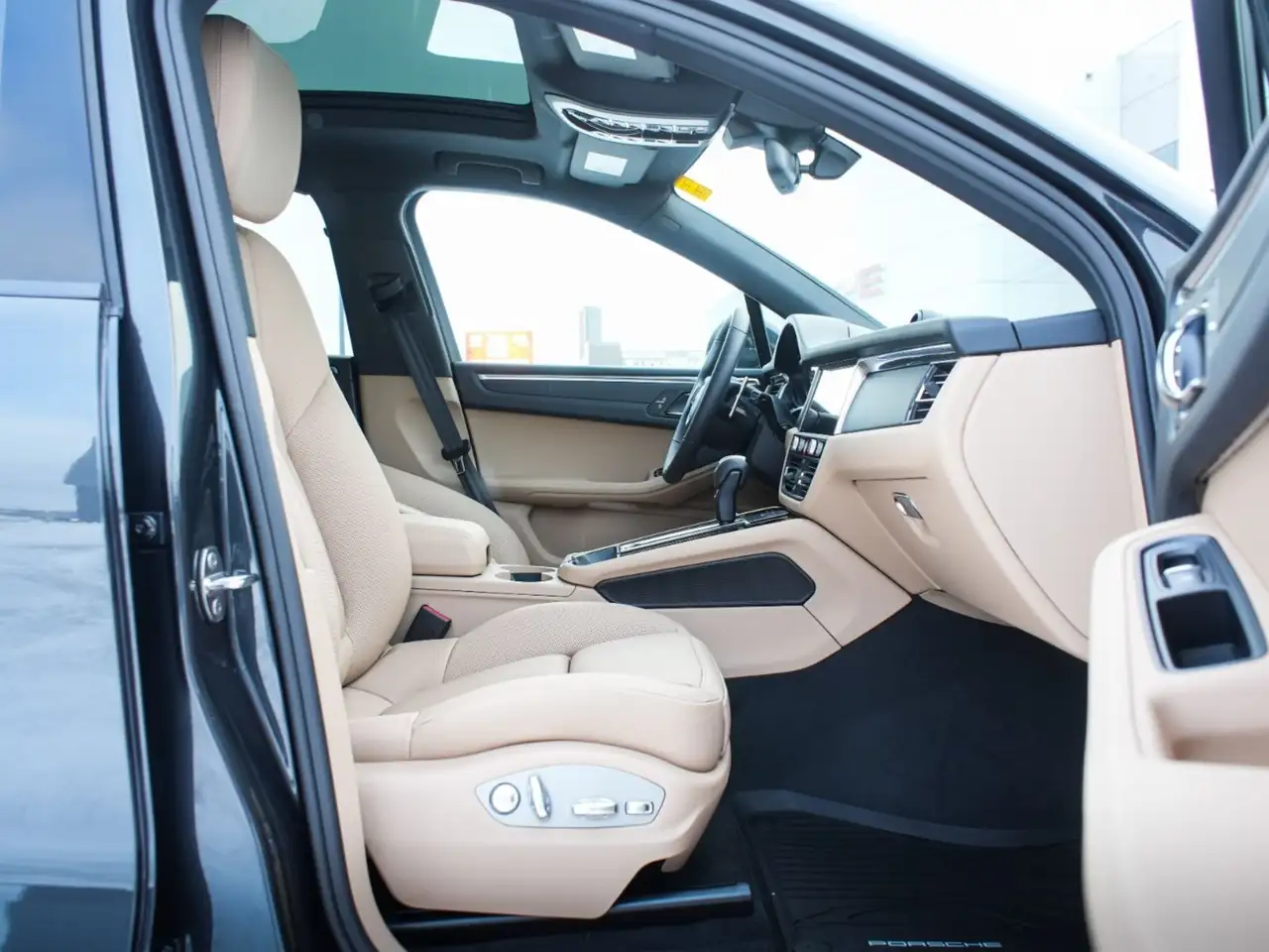Porsche Macan снимка Porsche Macan