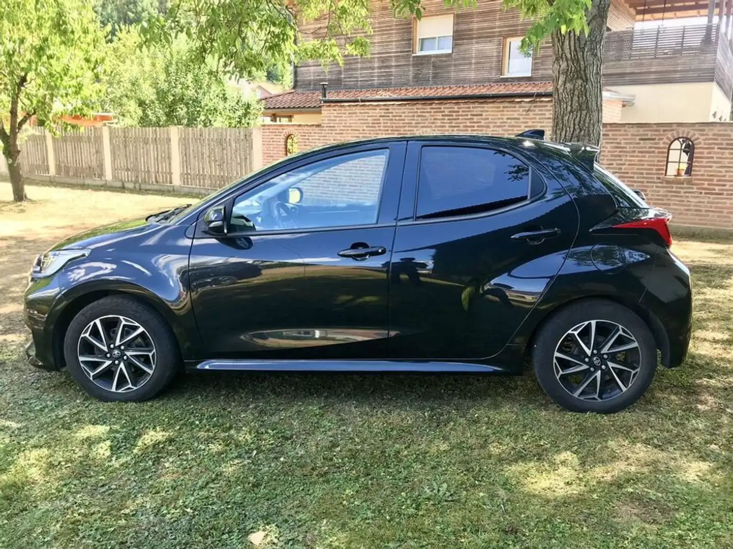 Toyota Yaris Design ''Melanie'' Schwarz - 2