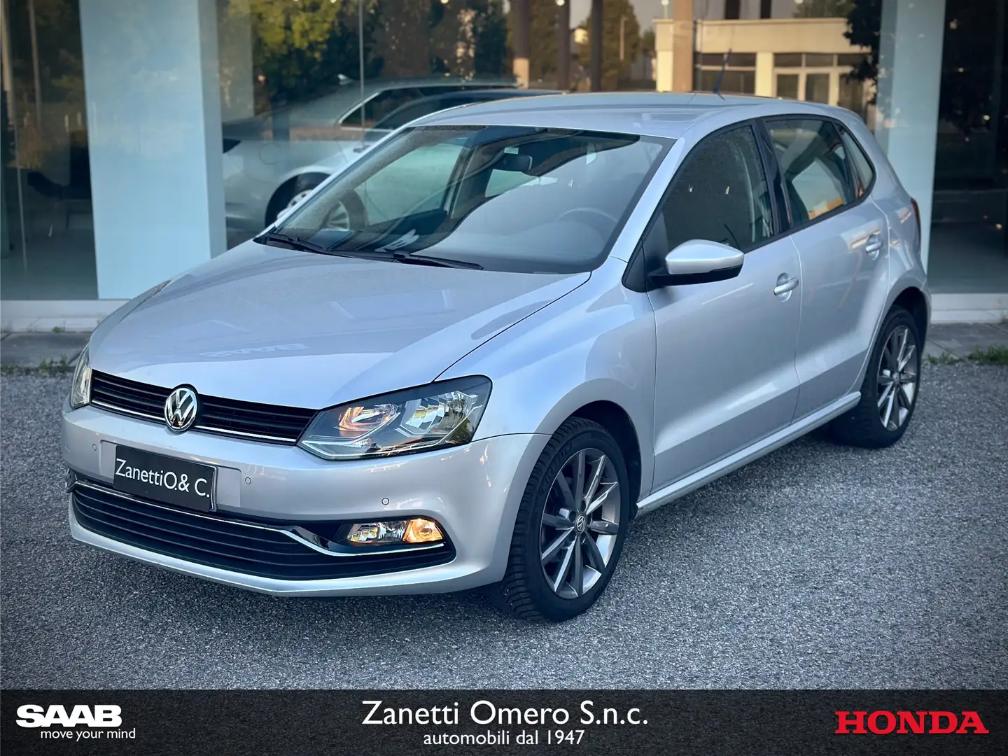 Volkswagen Polo Polo V 2014 5p 1.2 tsi bm Highline 90cv dsg Plateado - 1