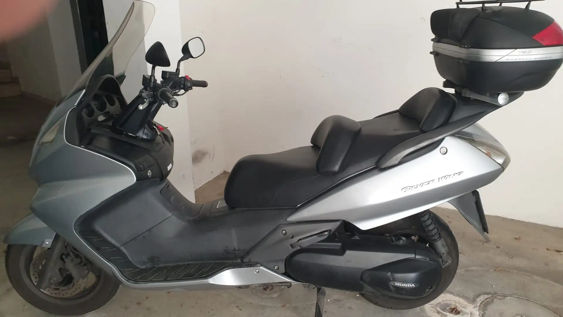 Honda Silver Wing Gri - 1