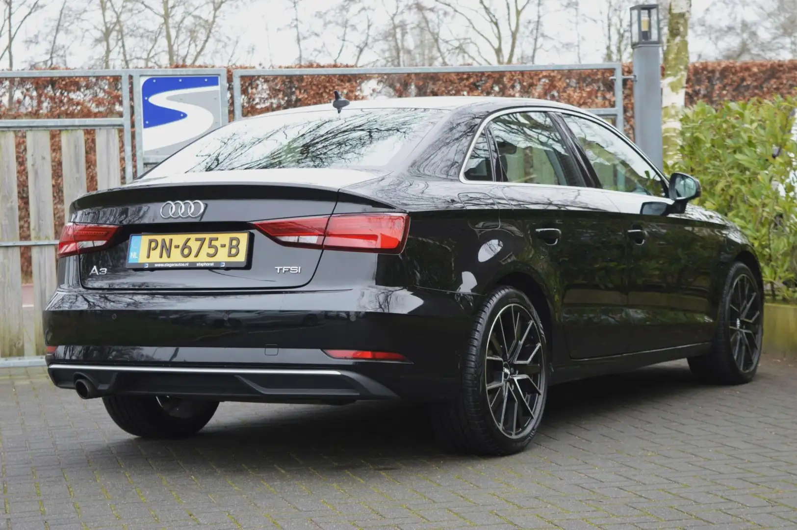 Audi A3 Limousine 1.0 TFSI Sport - Xenon|Navi|Cruise|PDC Zwart - 2