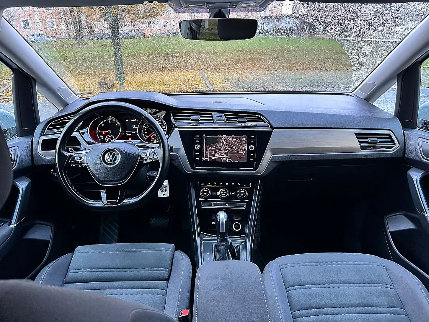 Volkswagen Touran Comfortline 2,0 TDI SCR DSG* Massage, ACC Absta... Weiß - 2