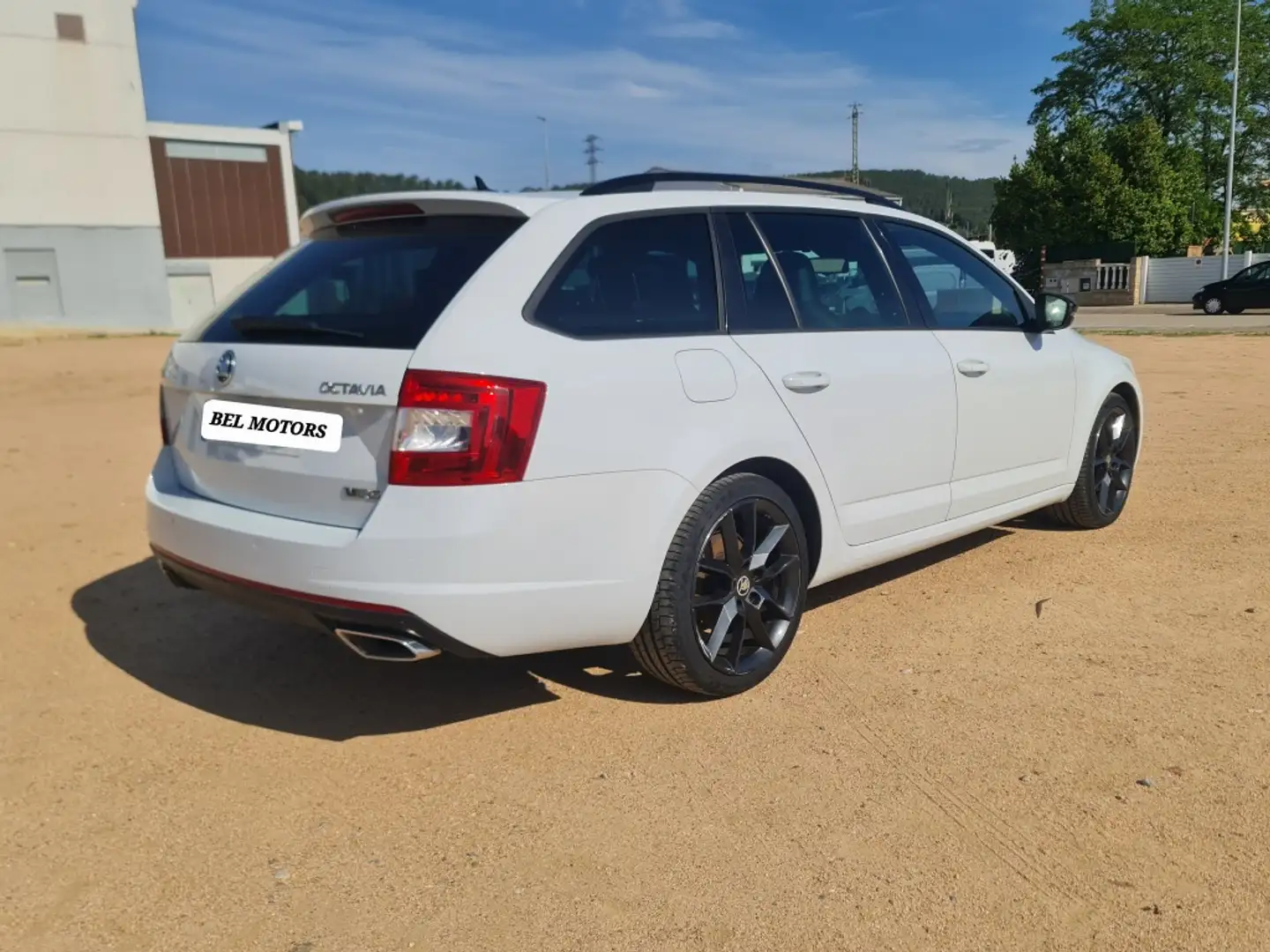 Skoda Octavia Combi 2.0TDI RS Wit - 2