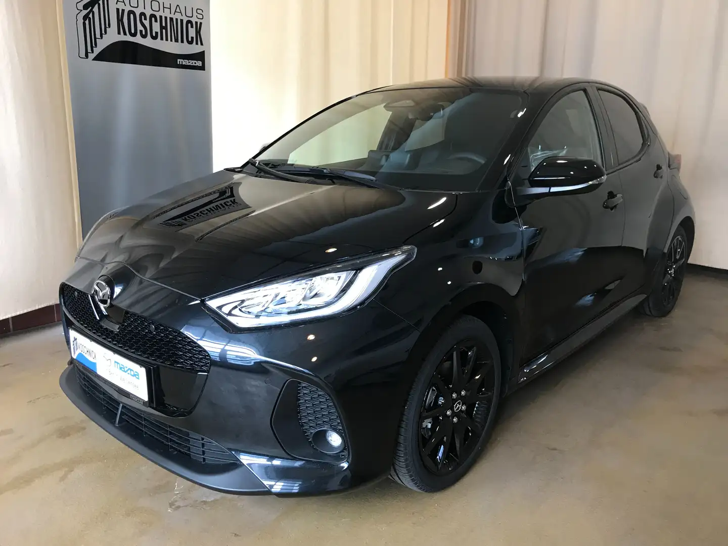 Mazda 2 Hybrid 1.5L VVT-i 116 e-CVT FWD HOMURA PLUS Schwarz - 1
