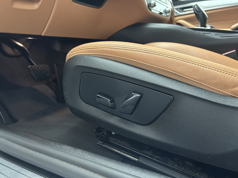 BMW 530 xDrive*AHK*ACC*CarPlay*LED*Navi*R-Cam*I-Hand — photo 14