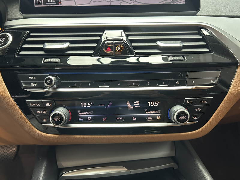 BMW 530 xDrive*AHK*ACC*CarPlay*LED*Navi*R-Cam*I-Hand — photo 22