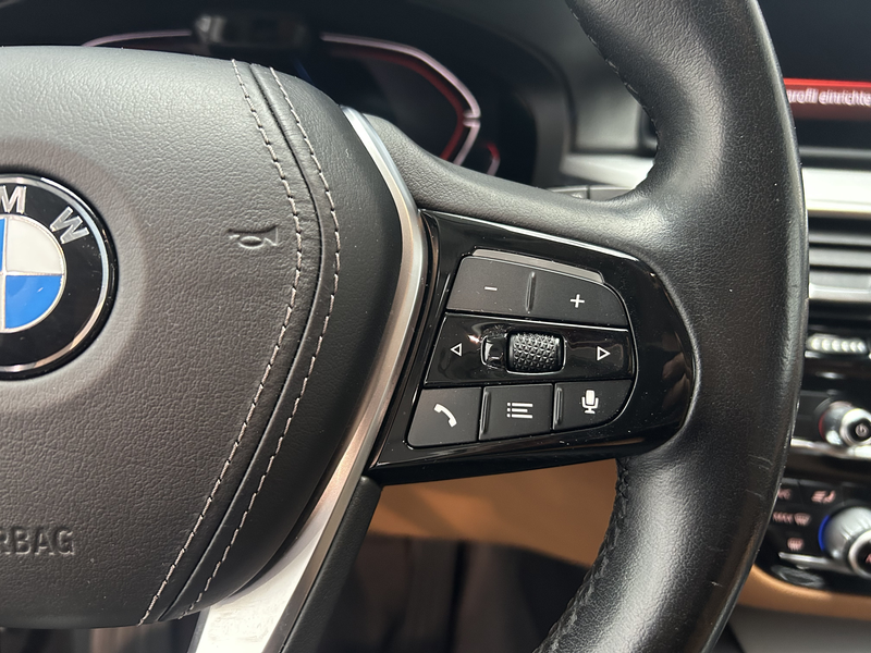 BMW 530 xDrive*AHK*ACC*CarPlay*LED*Navi*R-Cam*I-Hand — photo 19