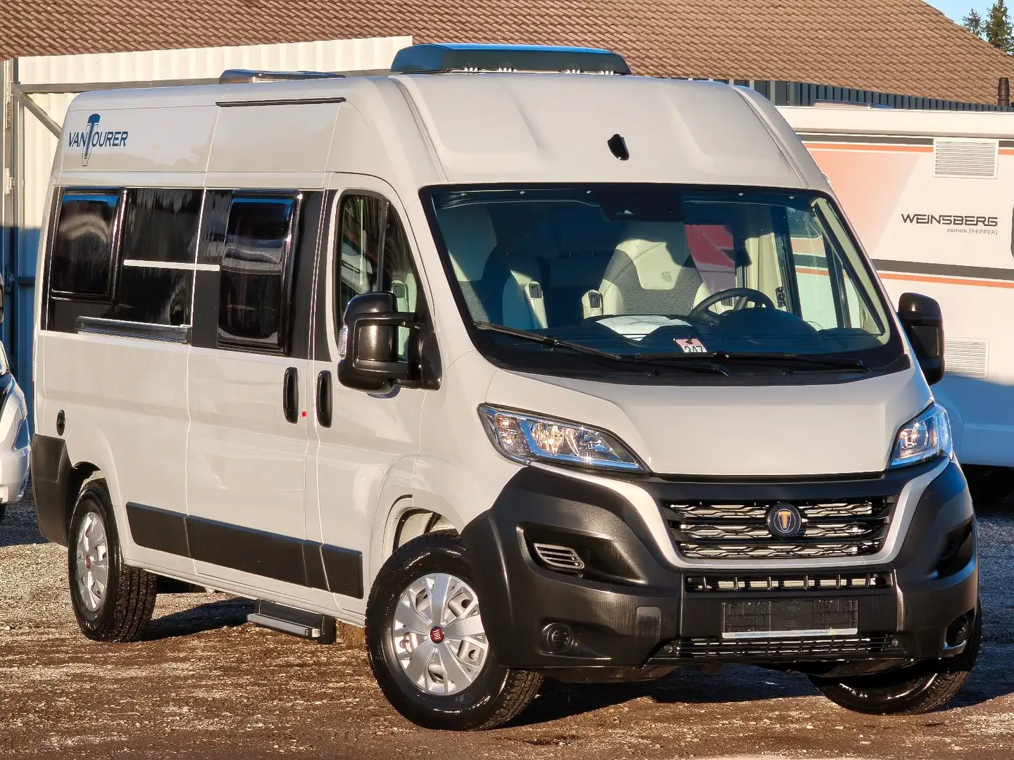 VanTourer EUROCAR 600 MQ (D)Dieselstandheizung,Hubbett Weiß - 1