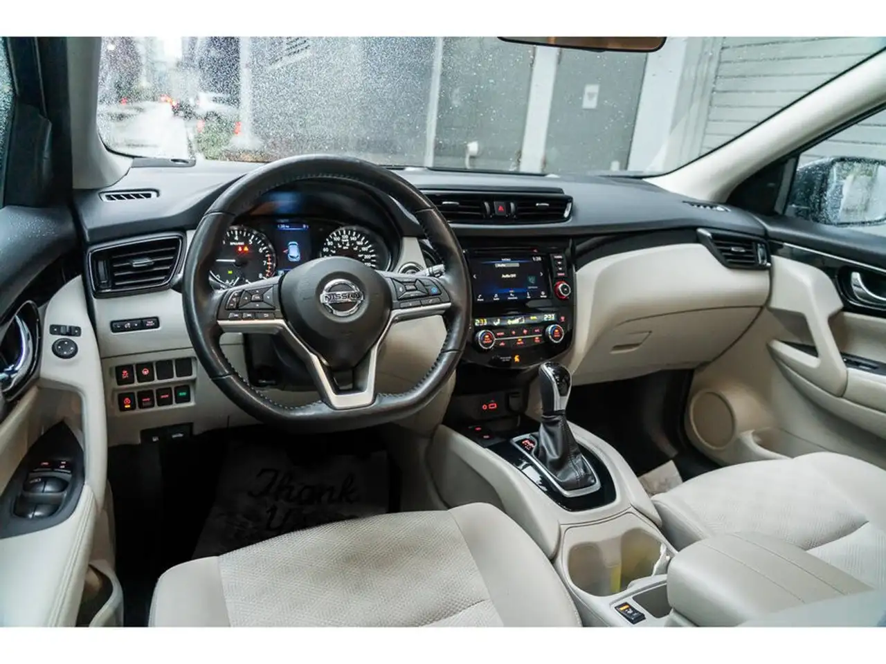 Nissan Qashqai снимка Nissan Qashqai