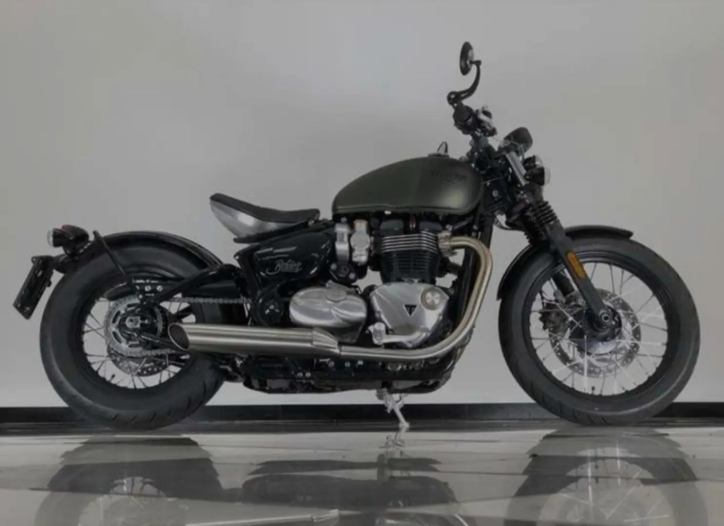 Triumph Bonneville Bobber Šedá - 1