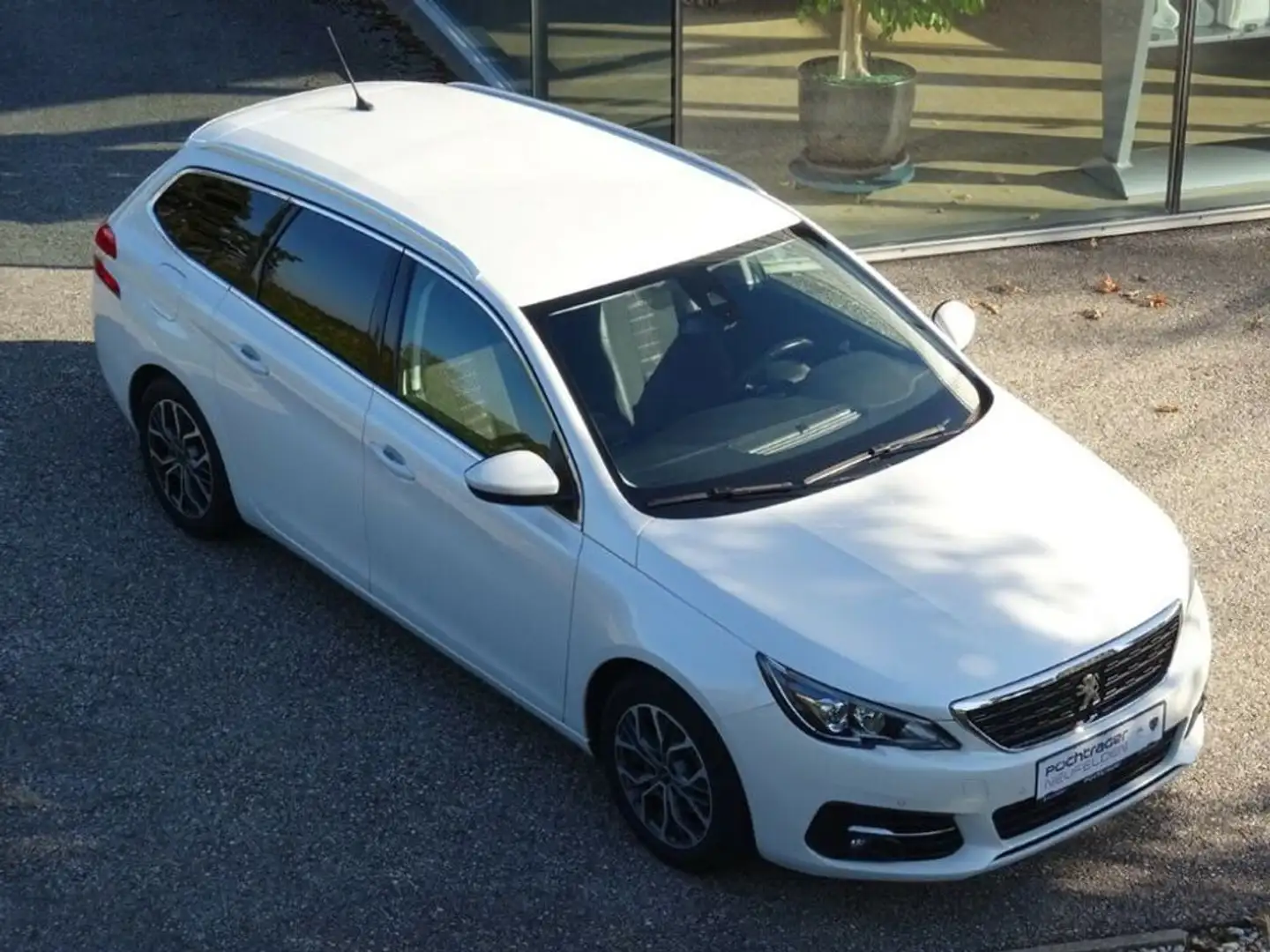 Peugeot 308 SW 1,5 BHDi EAT8 All.Pk Anhängevorrichtung Weiß - 2