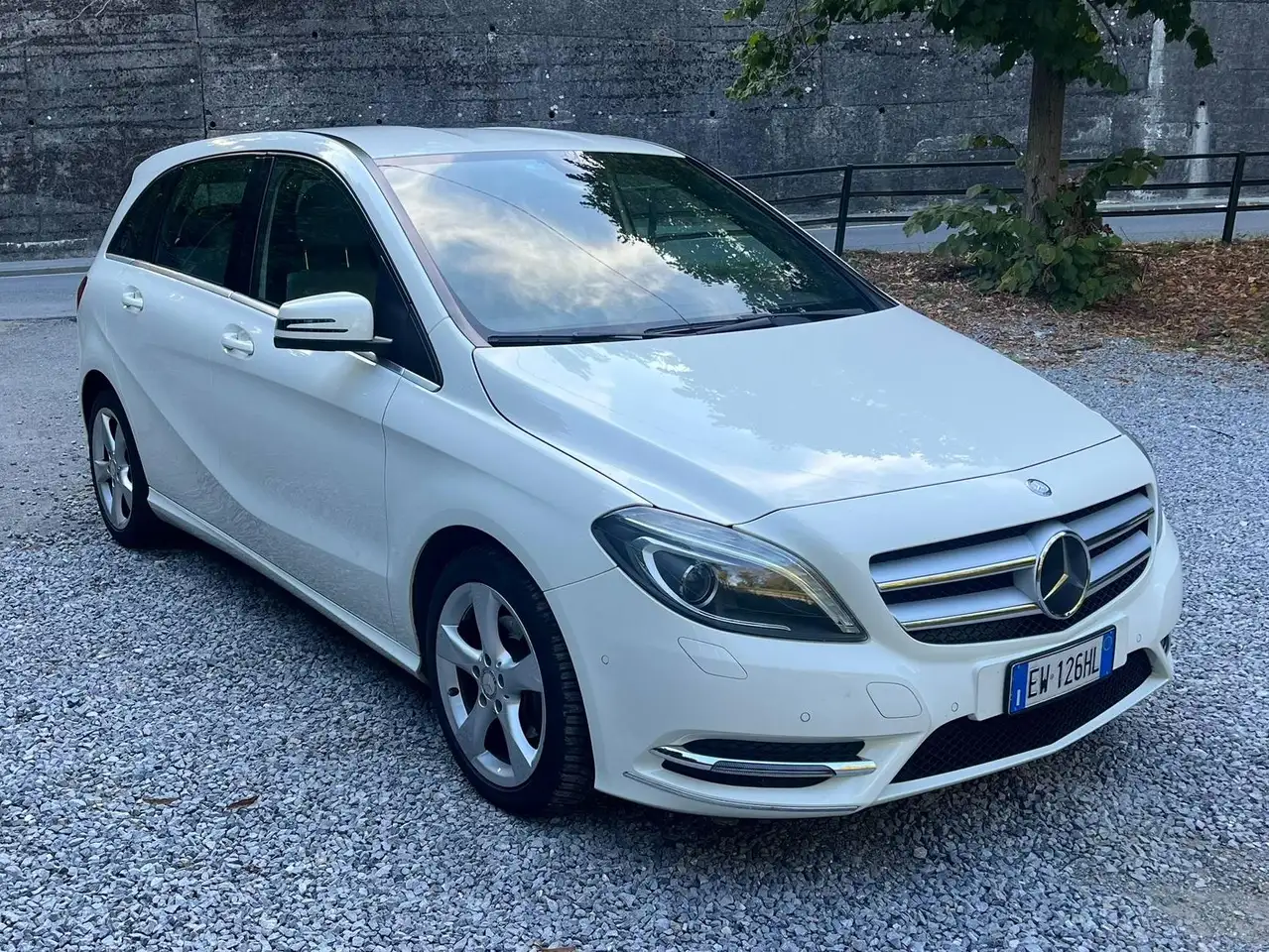 Mercedes-Benz B 200 B 200 cdi Premium auto — photo 1 of 9