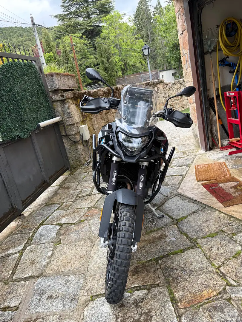 BMW F 900 GS Negro - 2