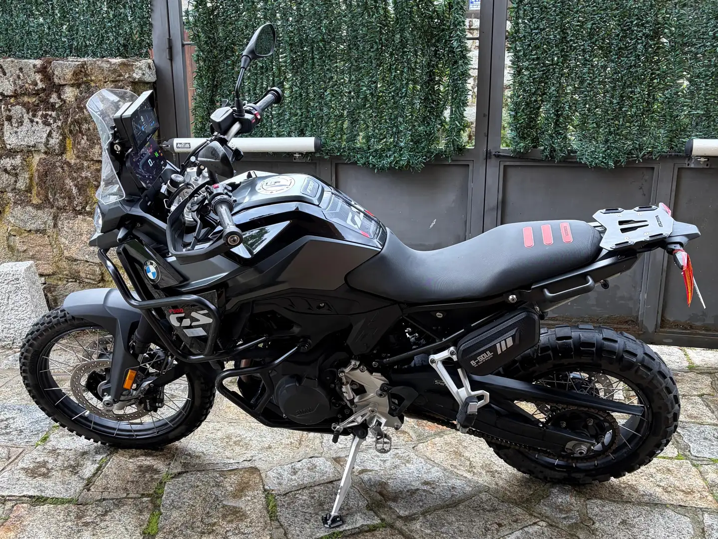 BMW F 900 GS Negro - 1