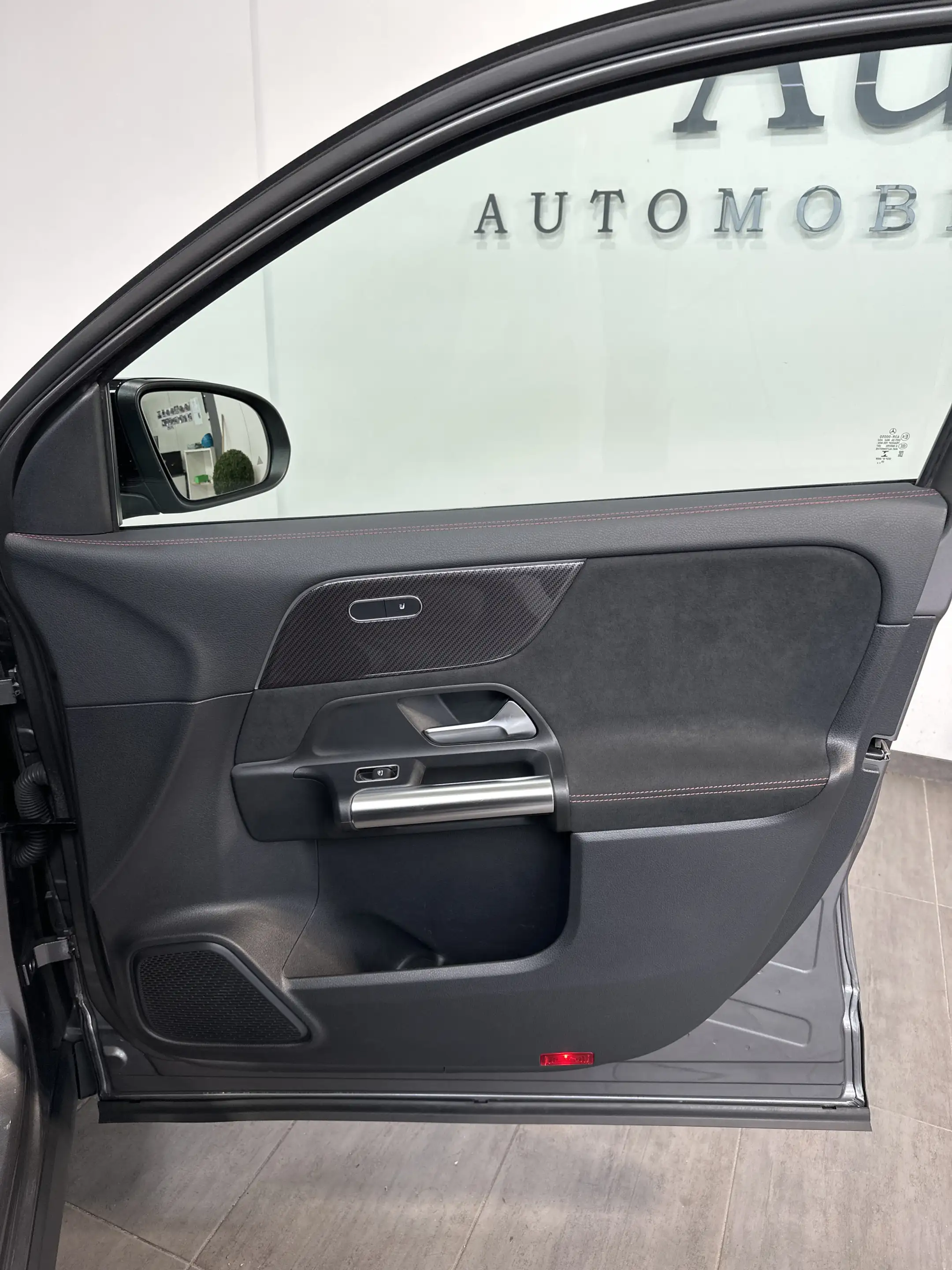 Mercedes-Benz GLA 220 4Matic AMG-Line NAV+LED+KAMERA+PANORAMA — photo 8