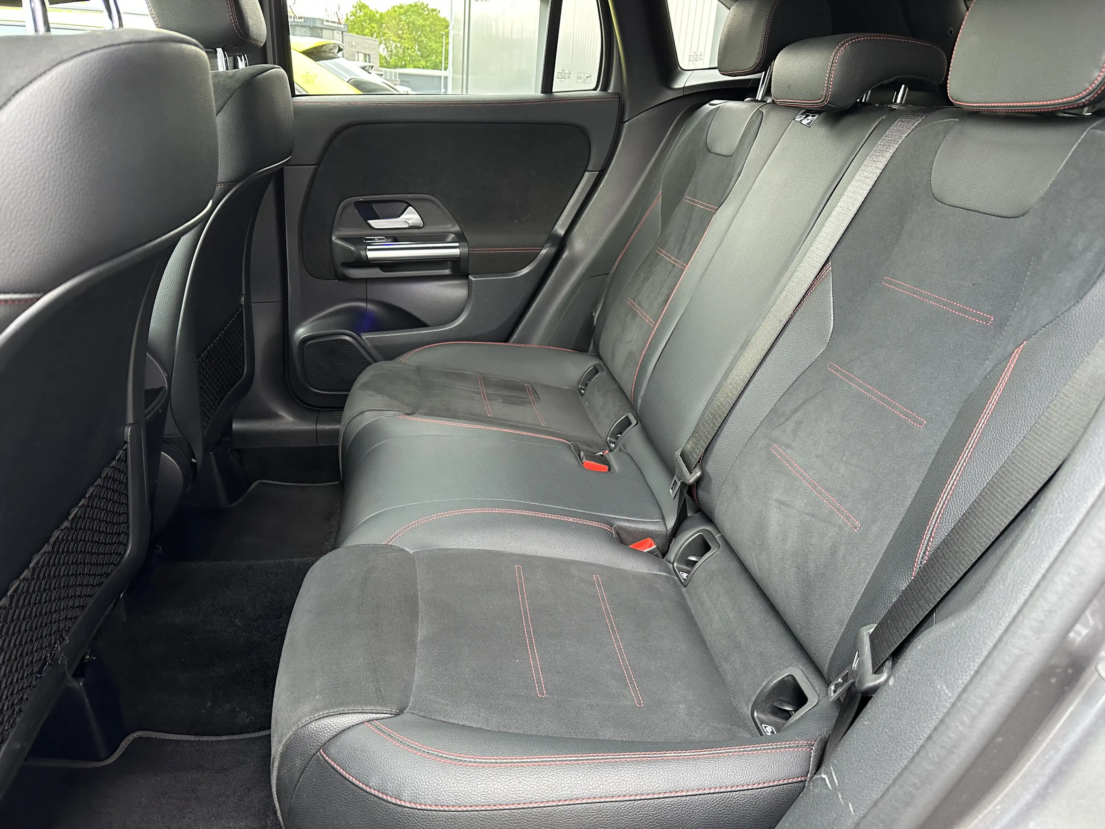 Mercedes-Benz GLA 220 4Matic AMG-Line NAV+LED+KAMERA+PANORAMA — photo 12