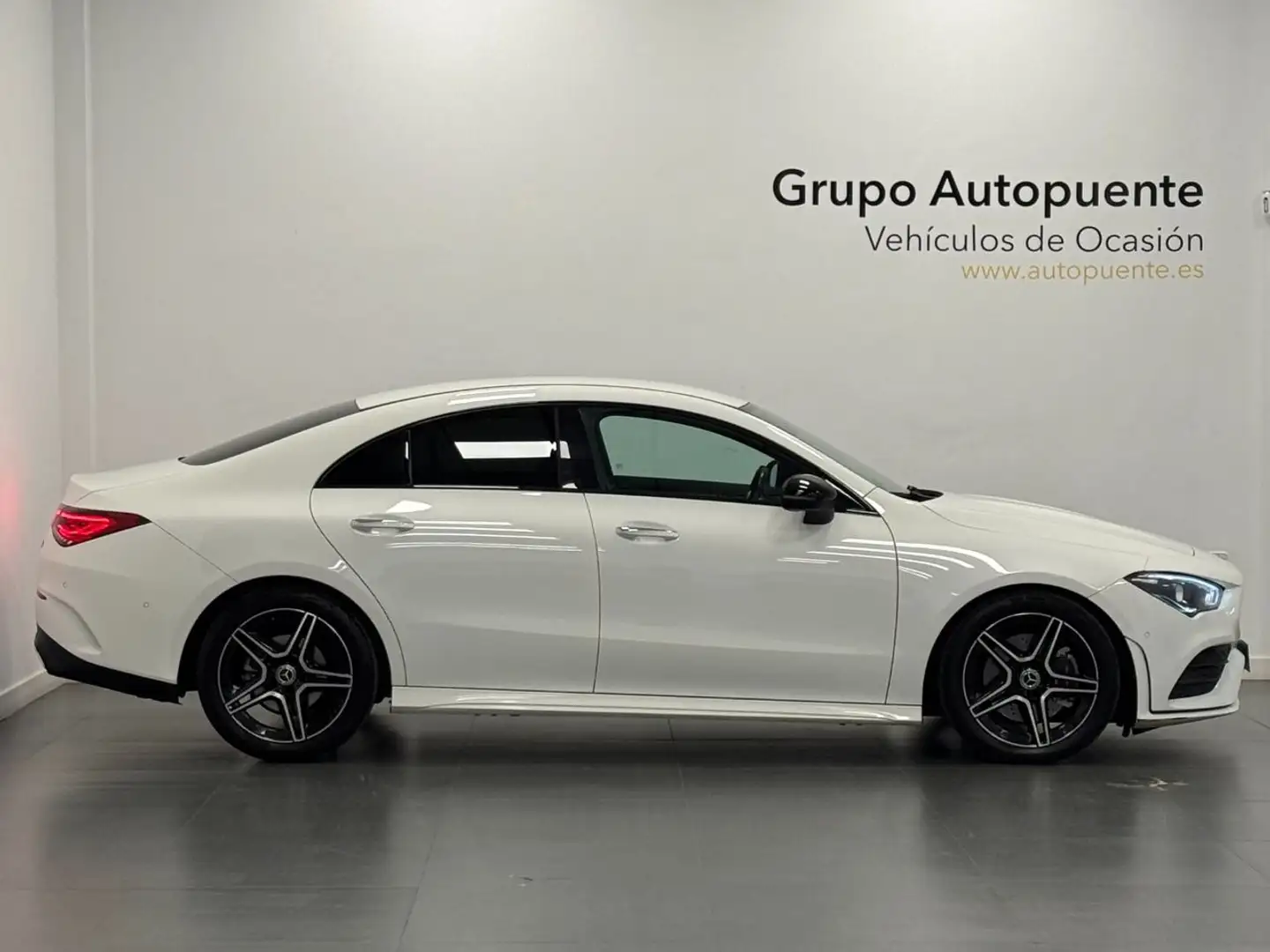 Mercedes-Benz CLA 45 AMG Weiß - 2