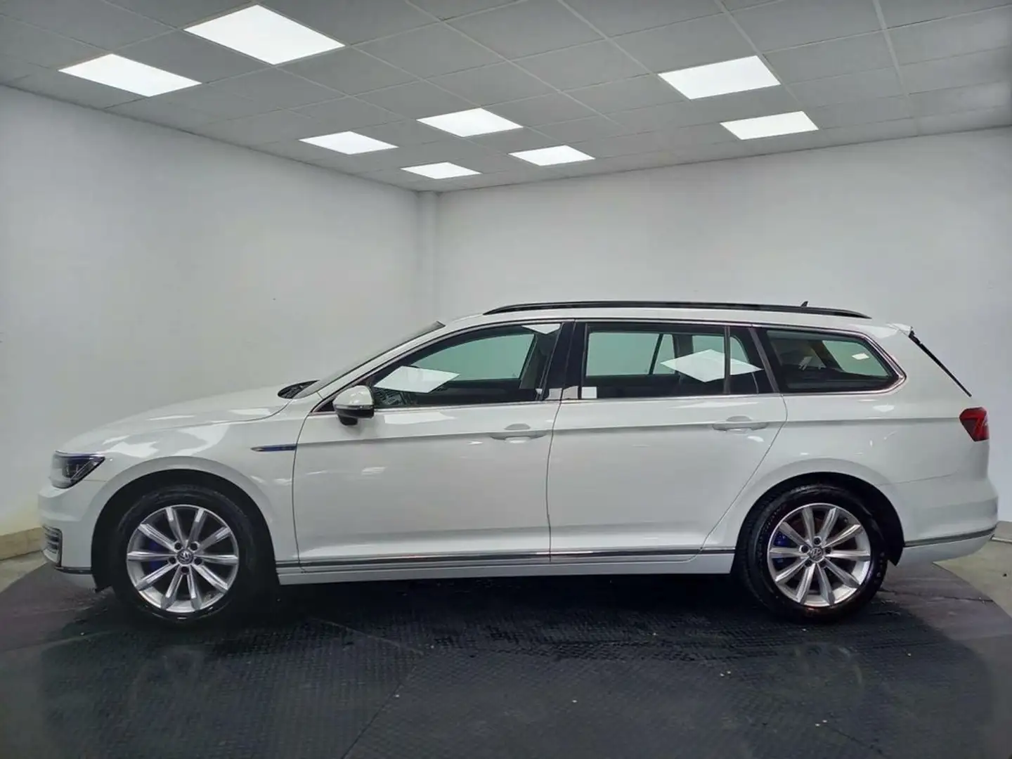 Volkswagen Passat VAR GTE 1.4 TSI BUSINESS PLUG-IN HYBRID Weiß - 2