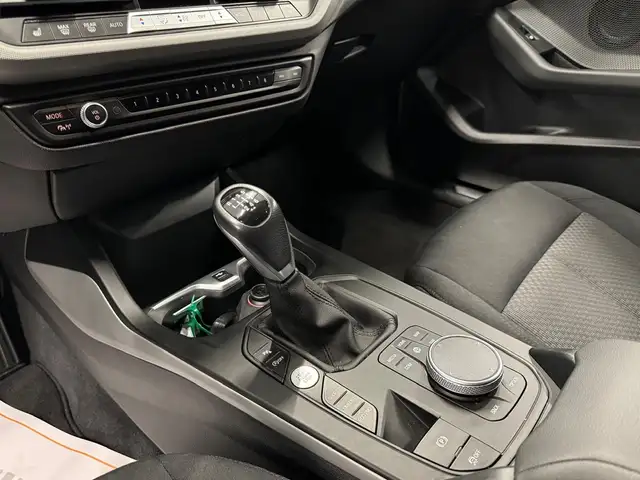 BMW 1 Series view 10