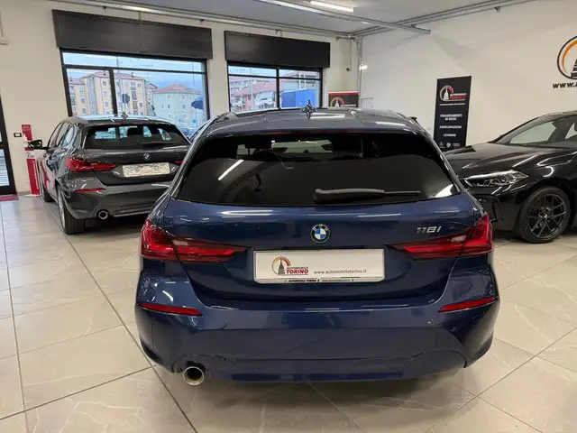 BMW 1 Series view 5