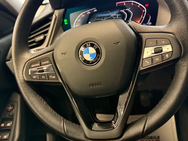 BMW 1 Series view 15