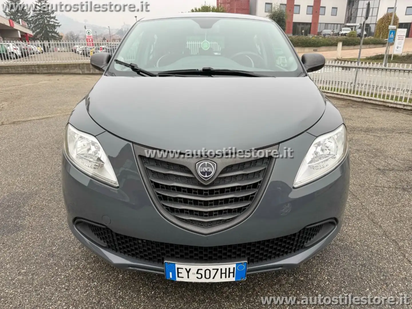 Lancia Ypsilon 1.3 MJT 16V 95 Cv Elefantino Gris - 2