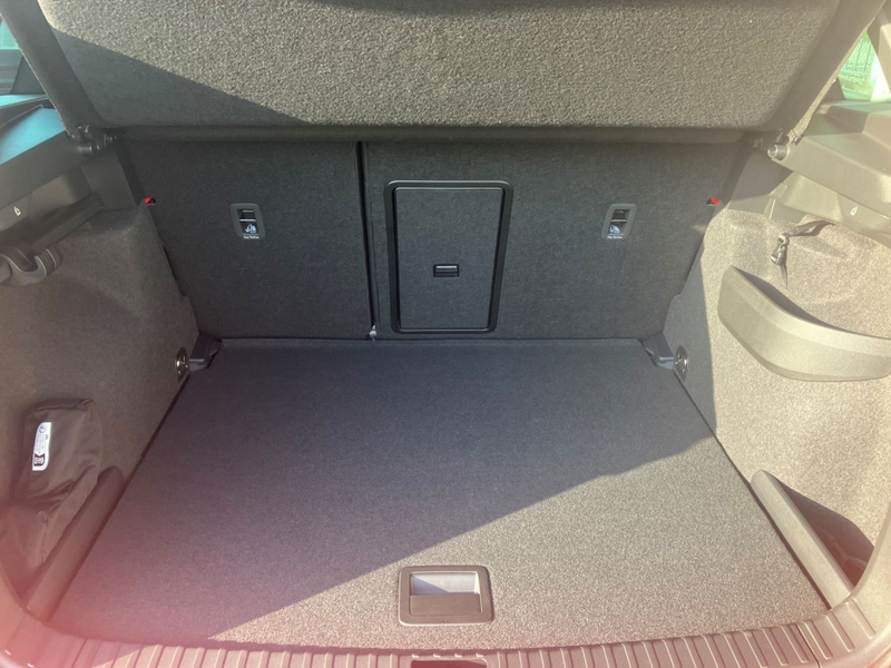 Skoda Karoq 1,5TSi Sportline DSG GV5 AHK Navi Matrix ACC Kam