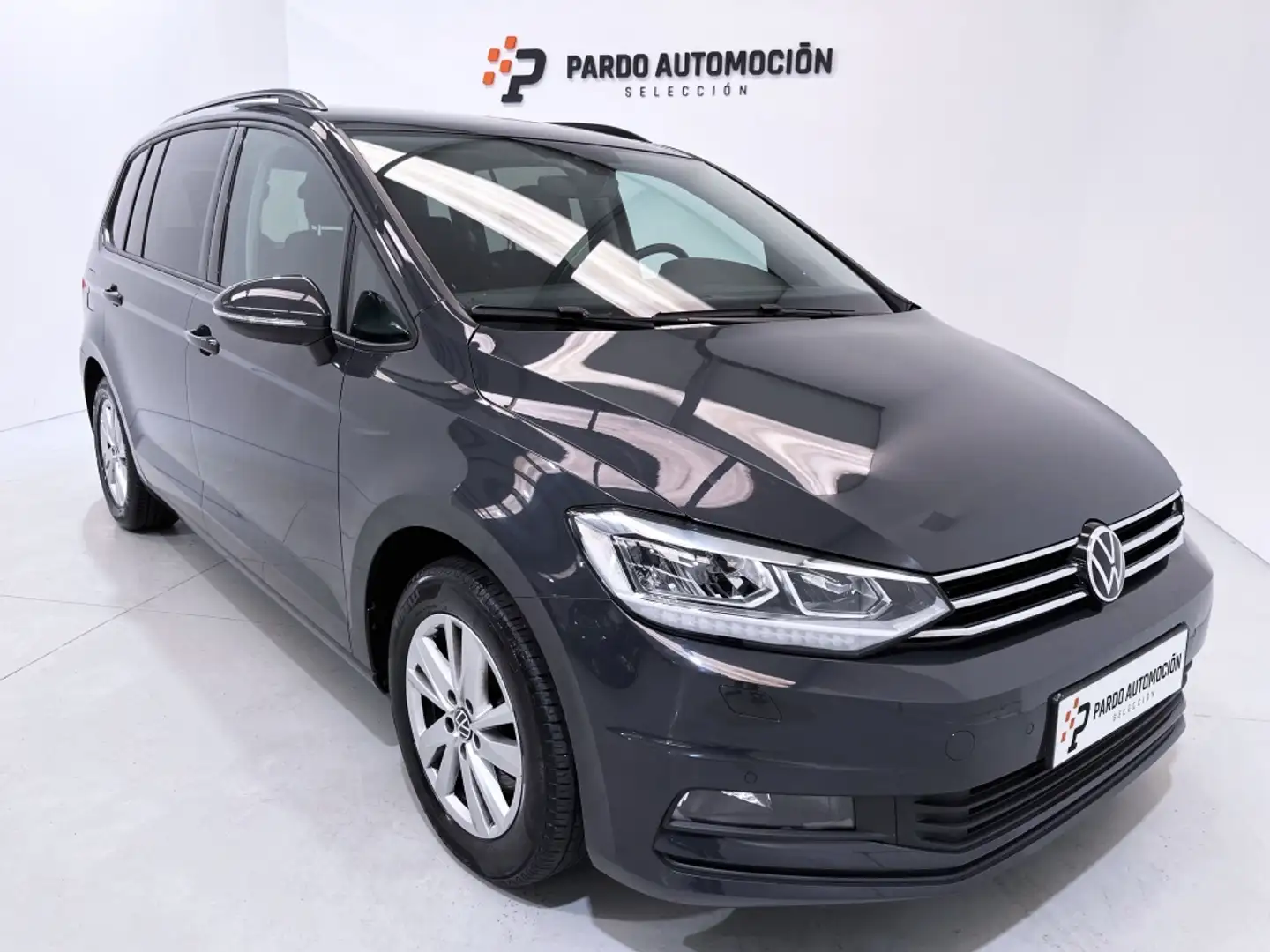 Volkswagen Touran Monovolumen Automático de 5 Puertas Gris - 1