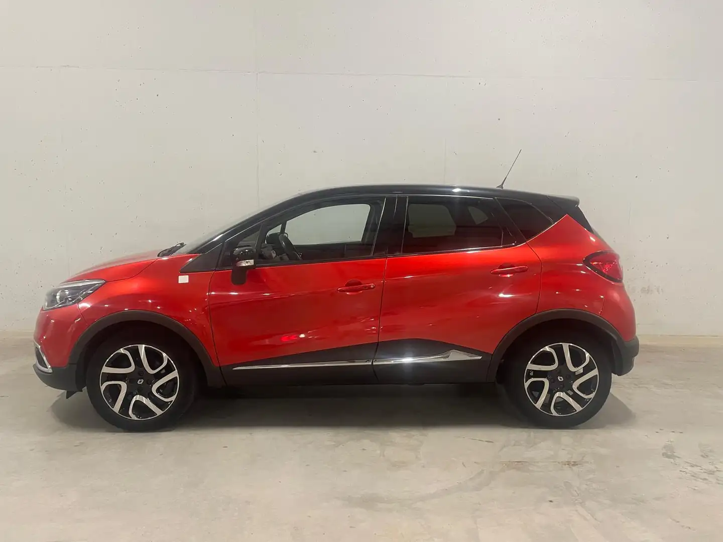 Renault Captur 1.2 TCe Helly Hansen Automaat Navi Rood - 1