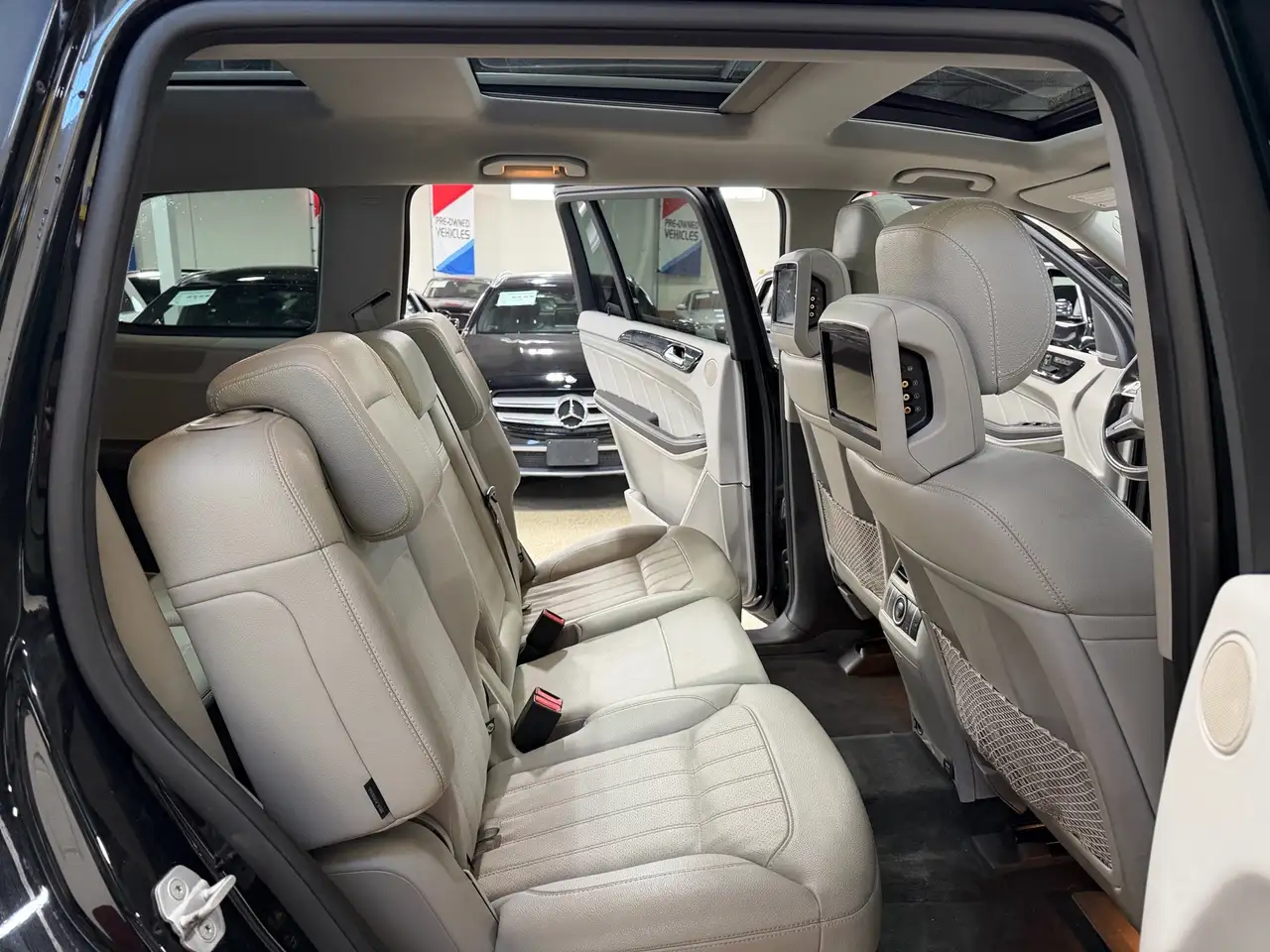 Mercedes-Benz GL-Class снимка Mercedes-Benz GL-Class