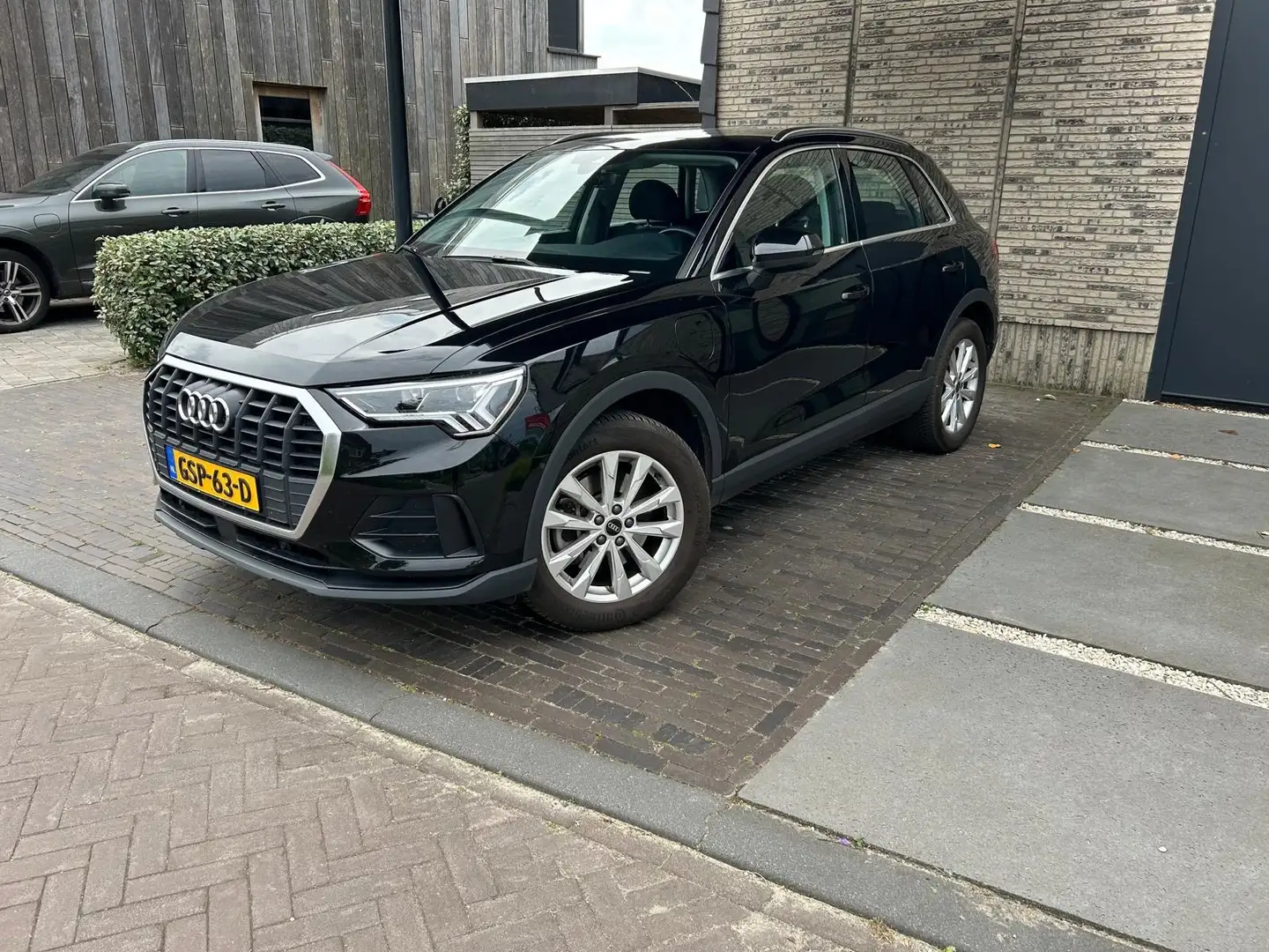 Audi Q3 Q3 45 TFSI e S Чёрный - 1