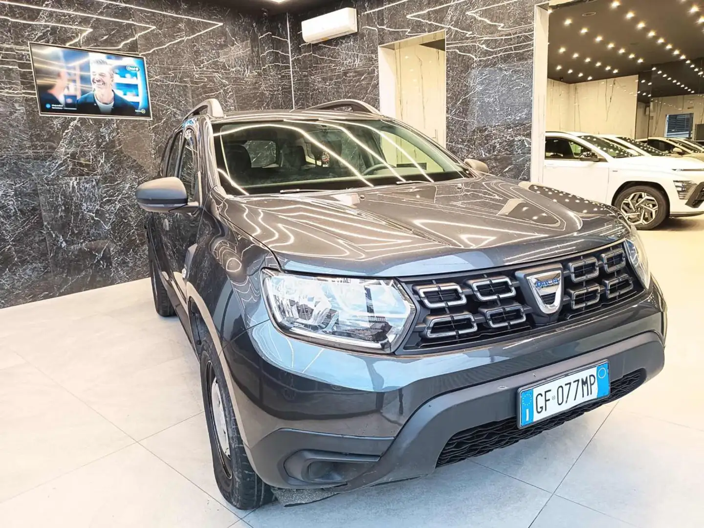 Dacia Duster 1.0 TCe GPL 4x2 Prestige Grigio - 2