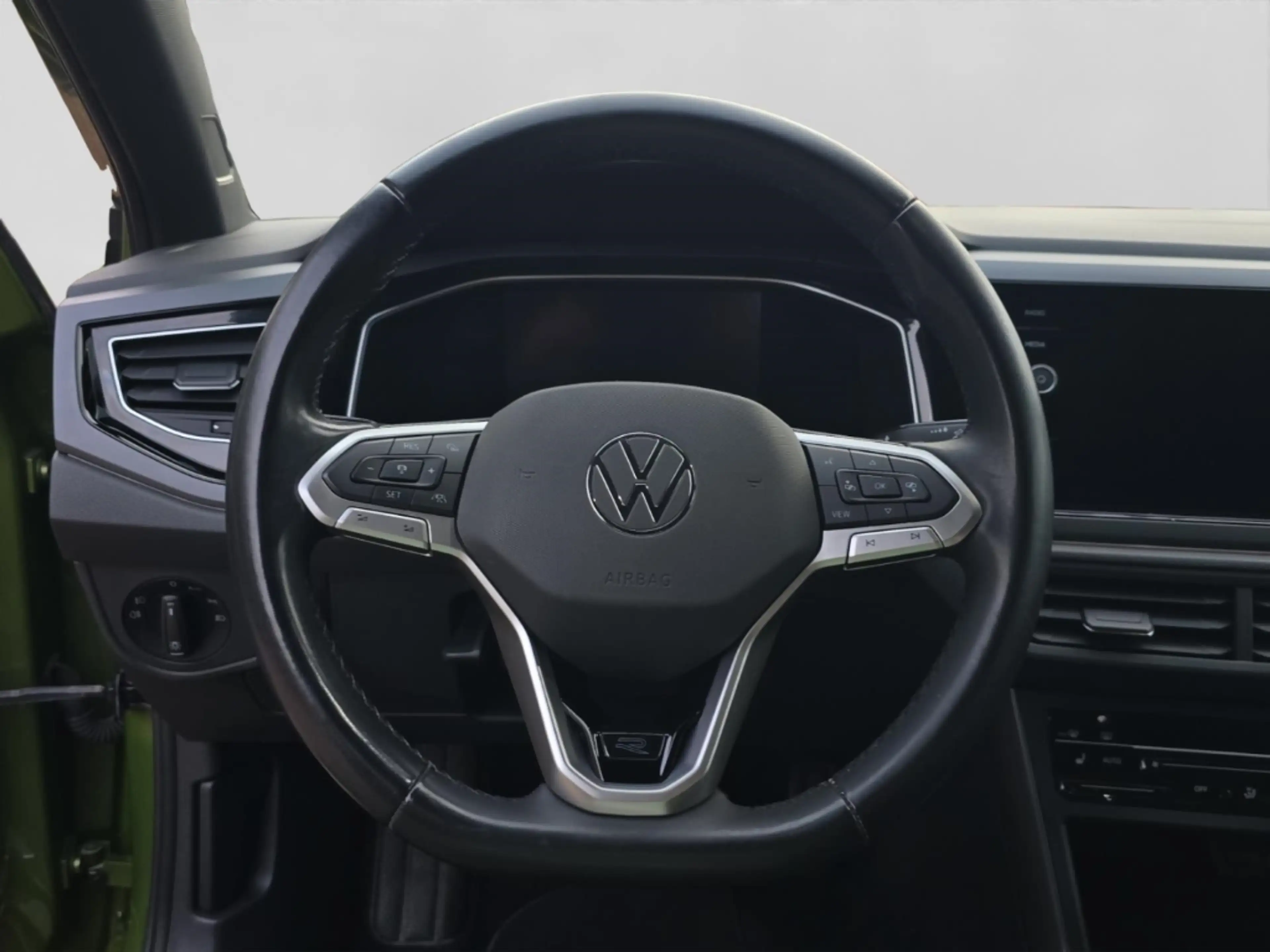 Volkswagen Taigo 1.0 TSI R-Line Alu Matrix-LED Kamera App-Connect S — photo 9