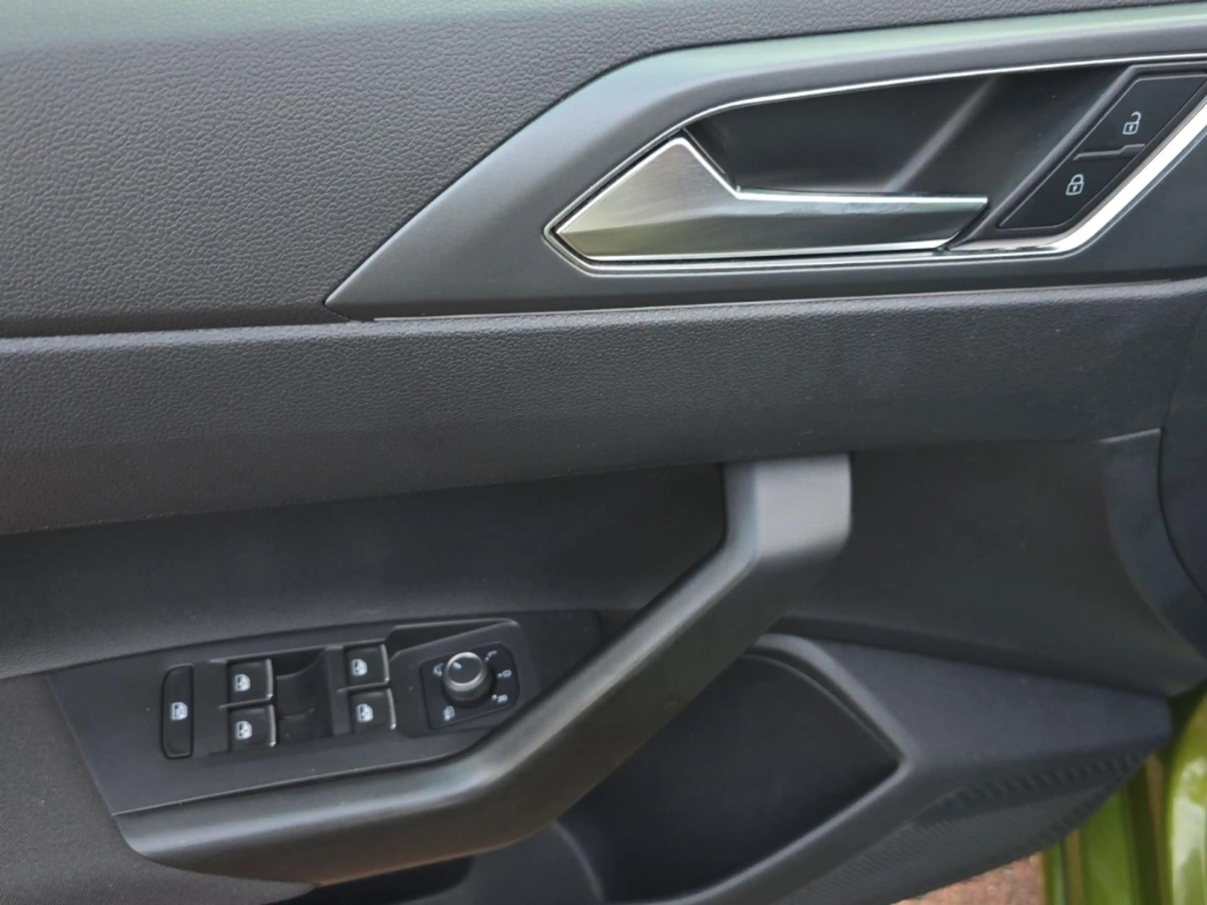 Volkswagen Taigo 1.0 TSI R-Line Alu Matrix-LED Kamera App-Connect S — photo 11