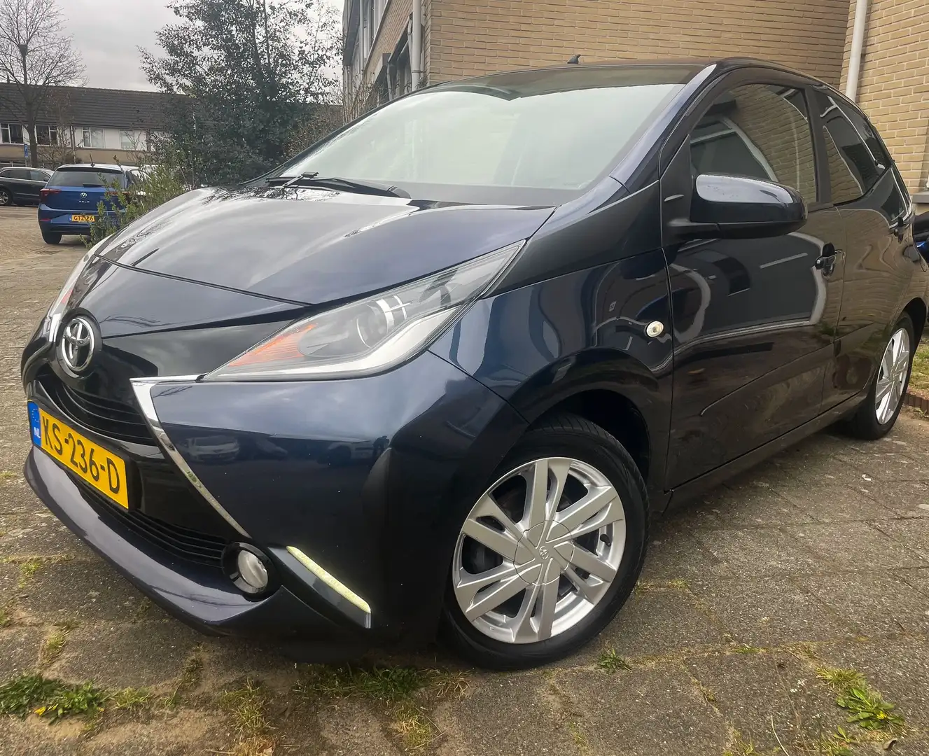 Toyota Aygo Aygo 1.0 VVT-i x-sport Blue - 1