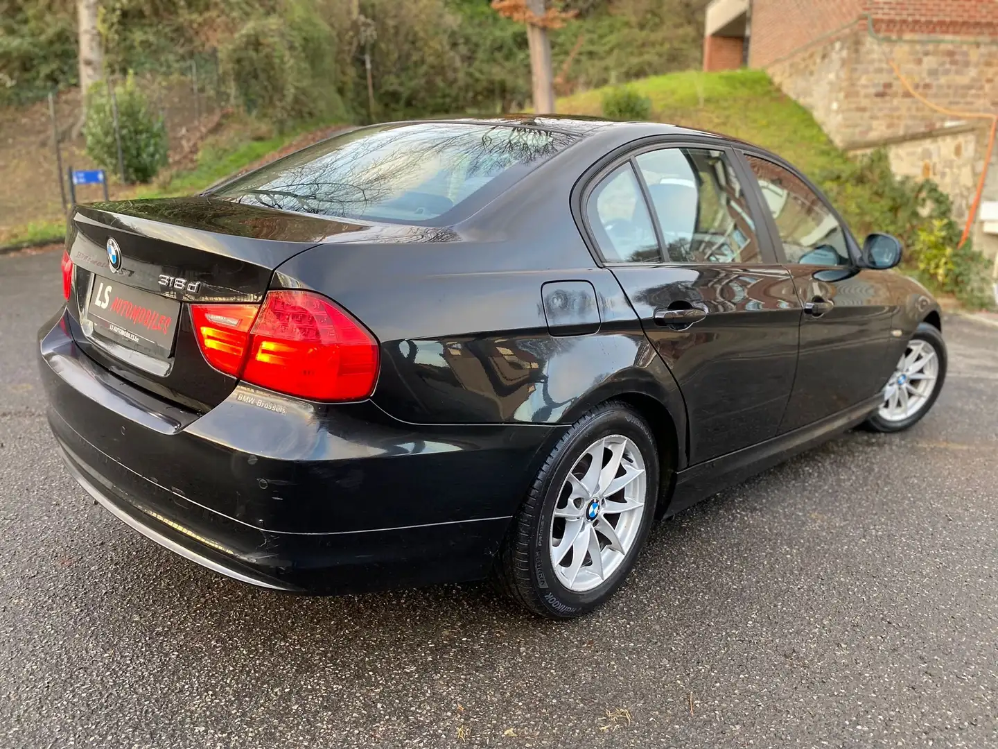 BMW 318 318*2.0d*143hp*face-lift*96 200kms Schwarz - 2
