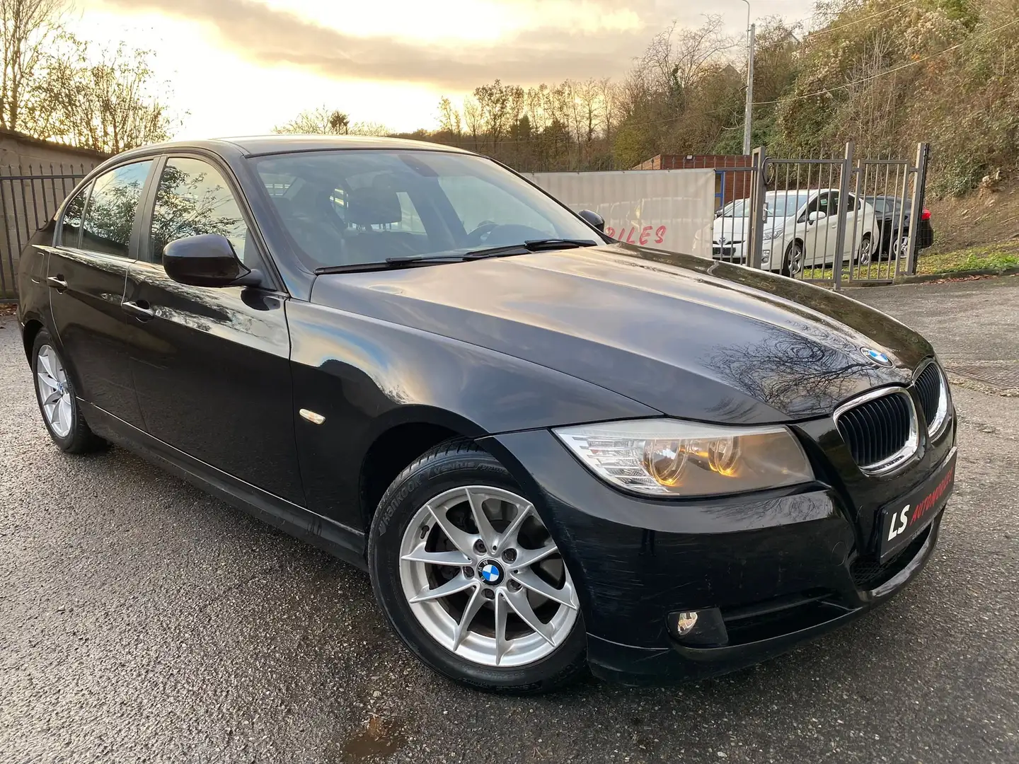 BMW 318 318*2.0d*143hp*face-lift*96 200kms Schwarz - 1
