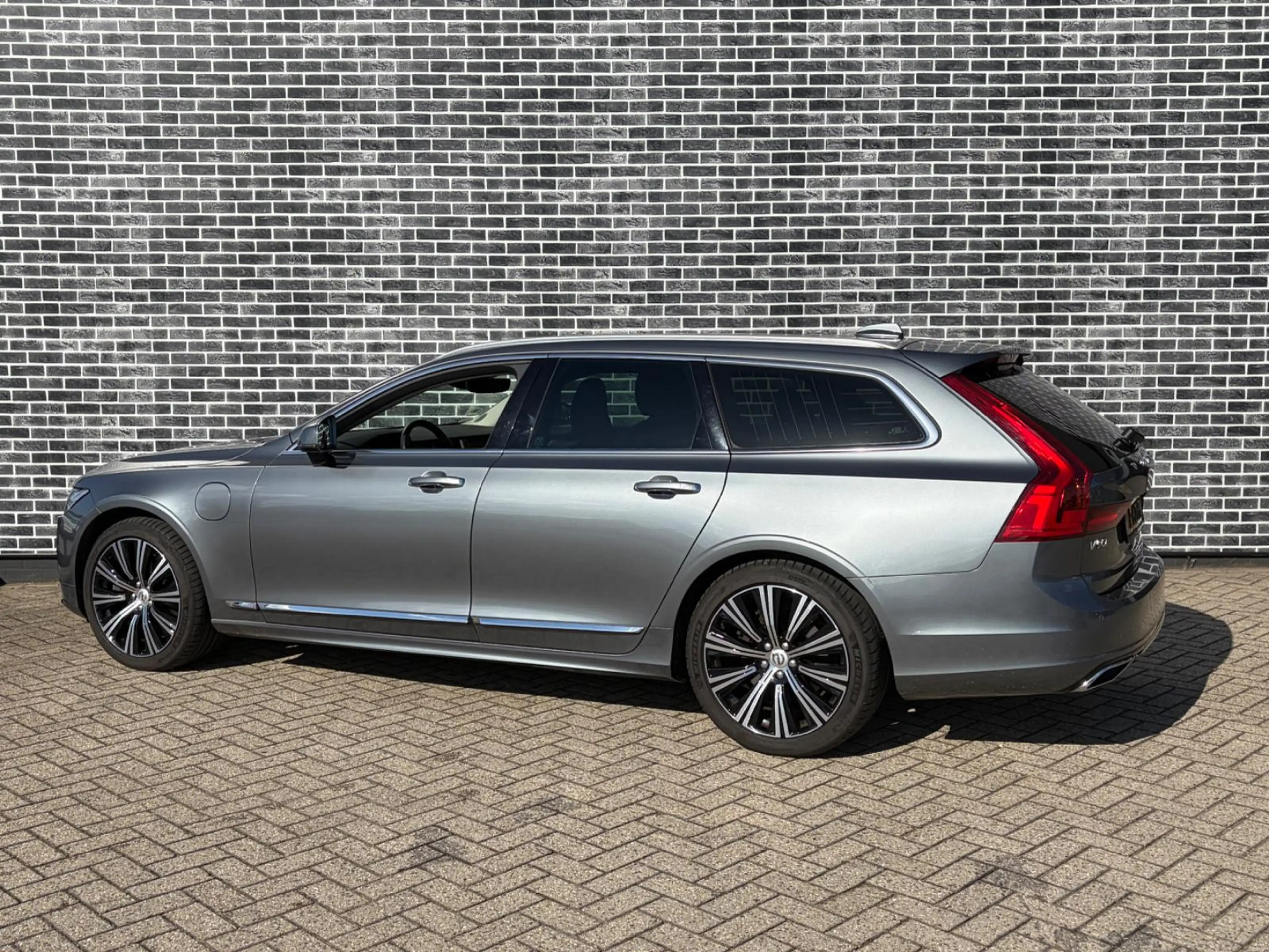 Volvo V90 2.0 T8 AWD Inscription | Plug-in Hybrid (PHEV) | T — photo 4
