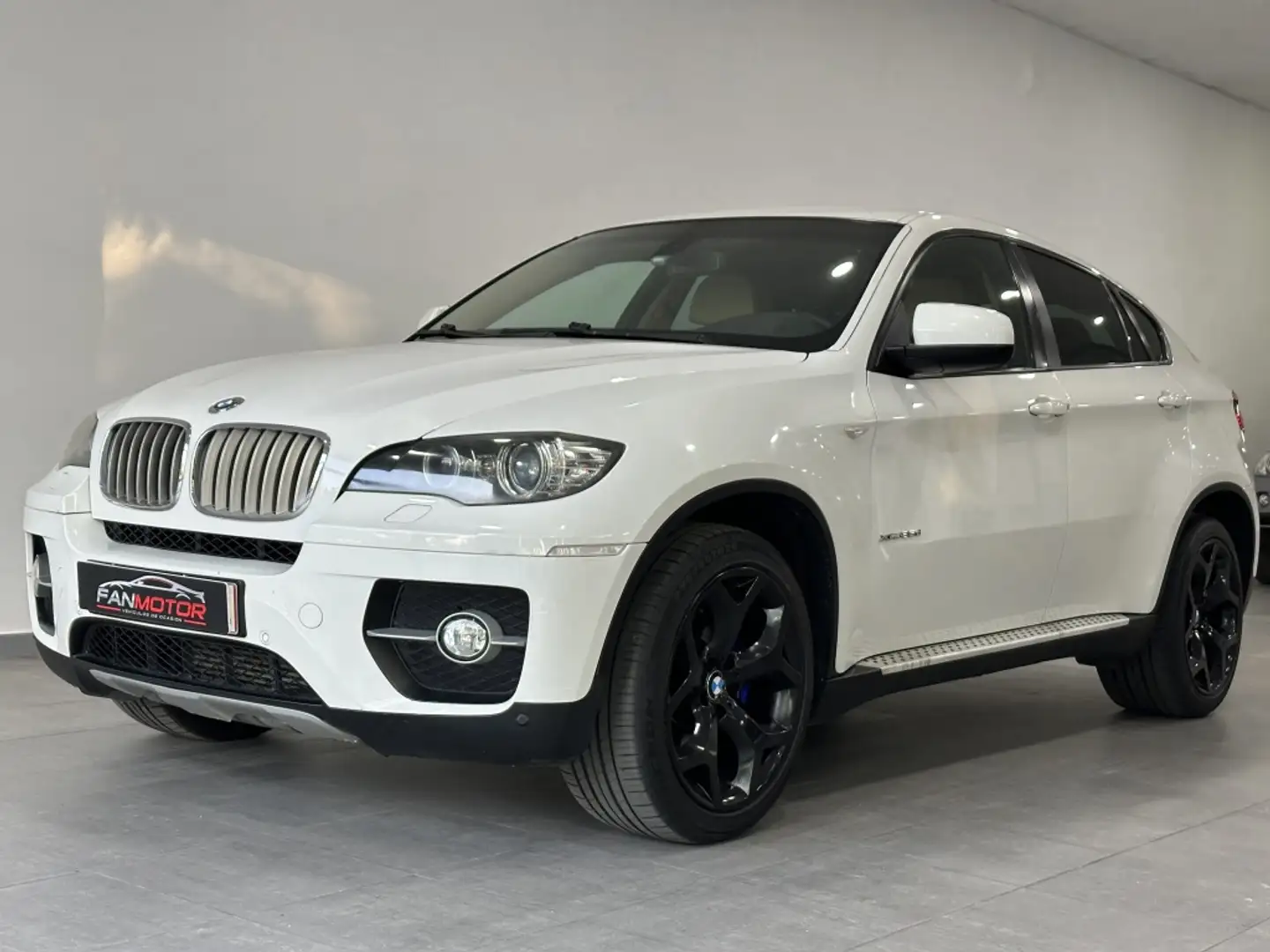 BMW X6 xDrive 35dA Weiß - 2