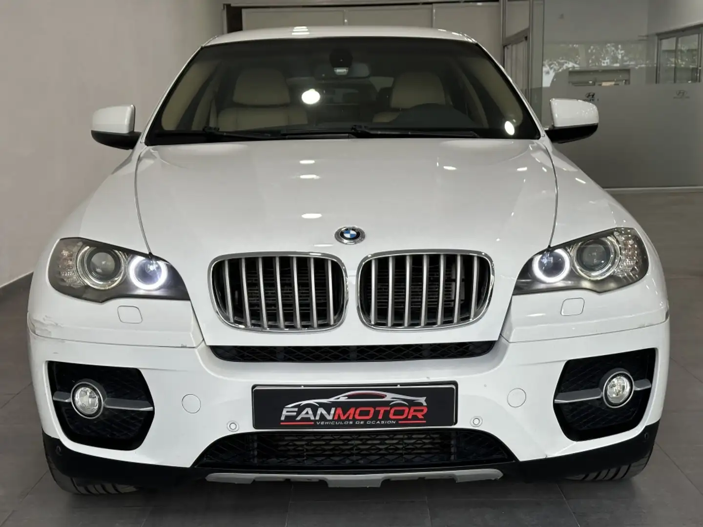 BMW X6 xDrive 35dA Weiß - 1