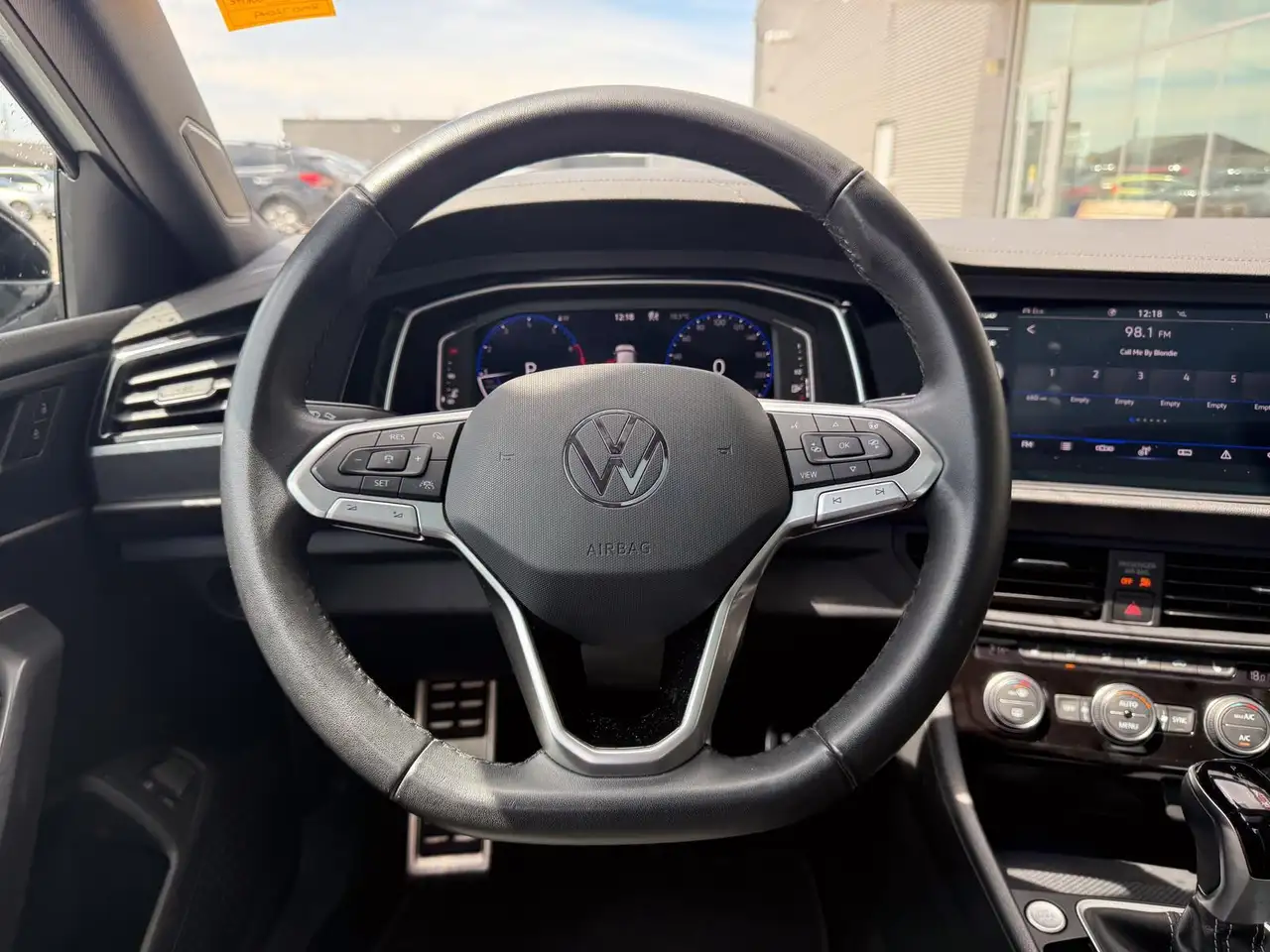 Volkswagen Jetta снимка Volkswagen Jetta
