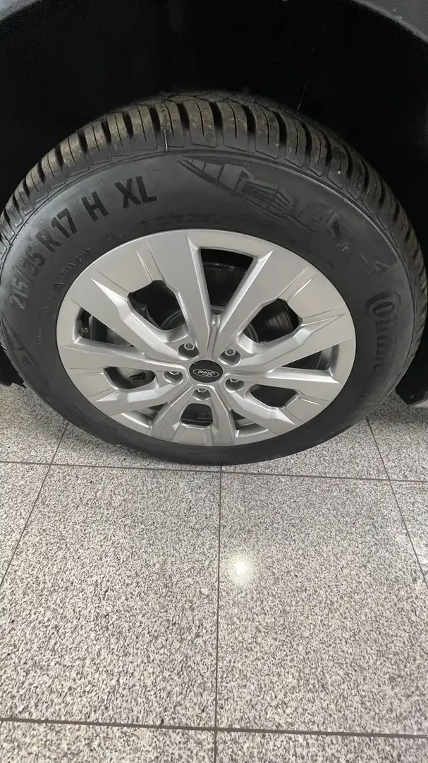 Ford Tourneo Connect Ecoboost Titanium AUT - 2