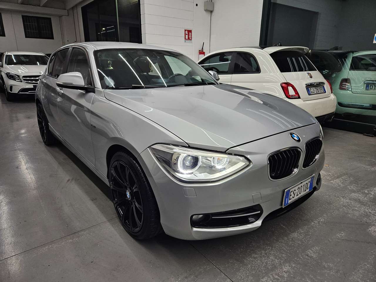 BMW 118 Serie 1 F/20-21 2011 118d 5p Sport