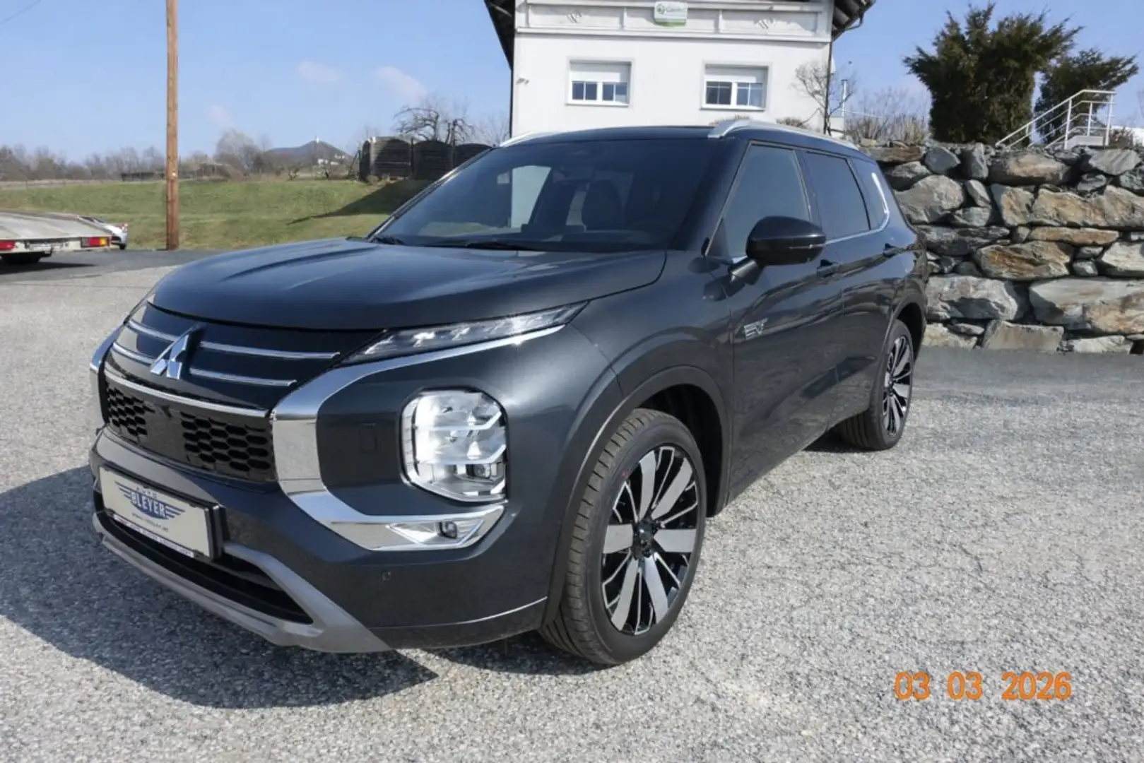 Mitsubishi Outlander PHEV 2,4 4WD Diamond 2-tone Led.Schwarz AT 26 Schwarz - 1