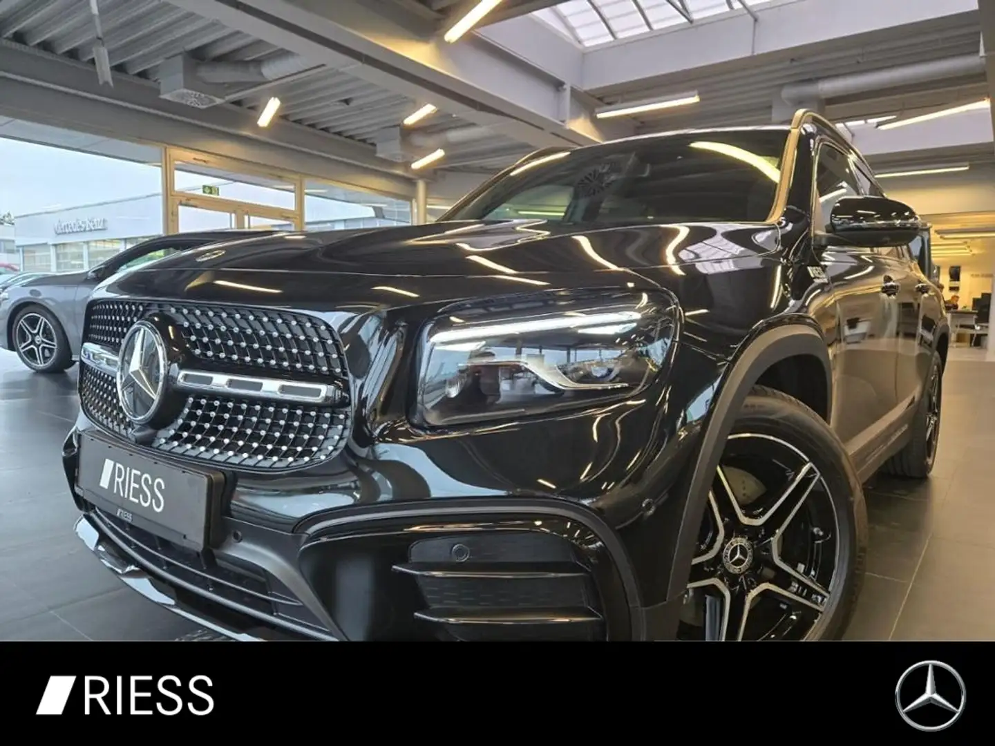 Mercedes-Benz GLB 220 d 4MATIC SD SpurW W-Paket S-Sitz PDC LM Noir - 1