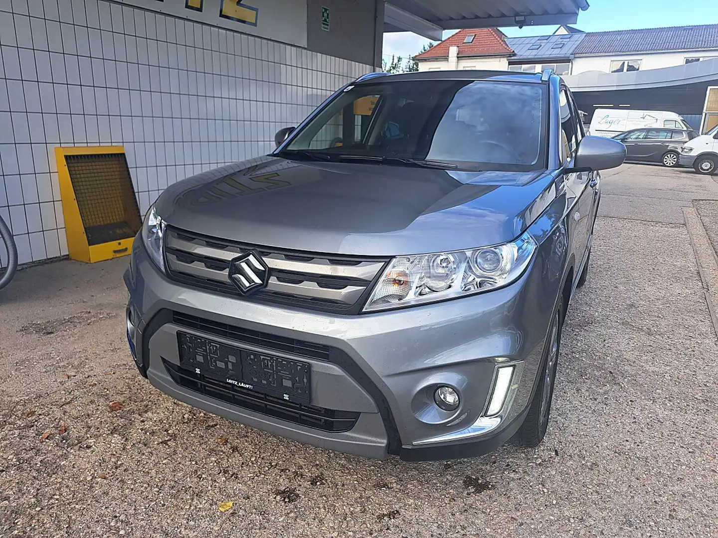 Suzuki Vitara 1,6 DDiS 4WD GL Shine Grau - 2