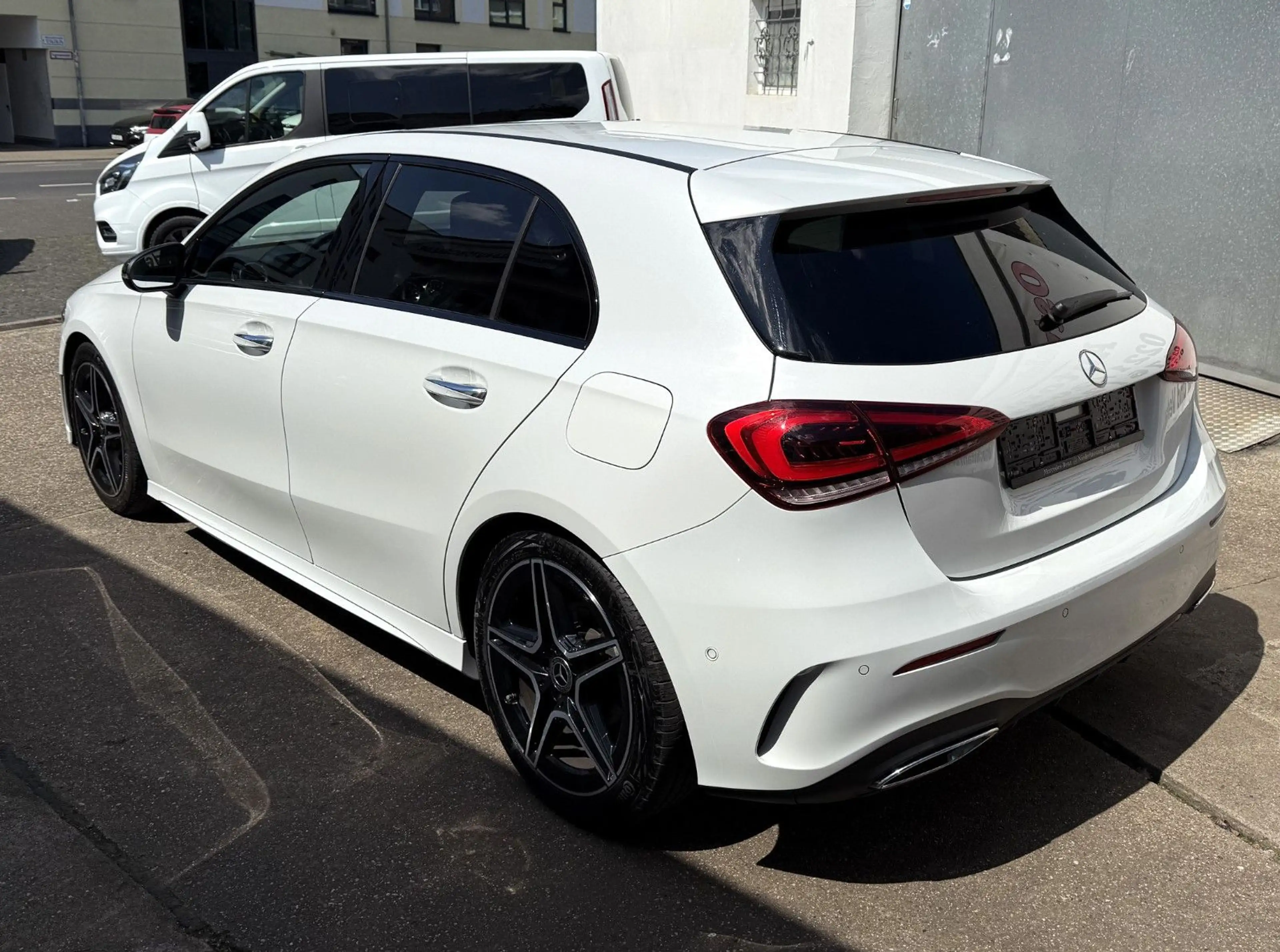 Mercedes-Benz A 220 d AMG Line Night MBUX KAM LED LEDER KeyGo — photo 7